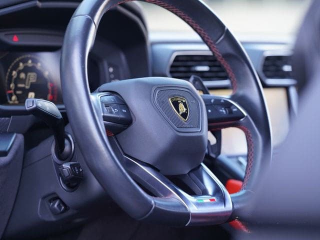 2022 Lamborghini Urus — 4