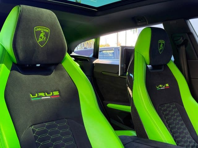 2021 Lamborghini Urus — 14