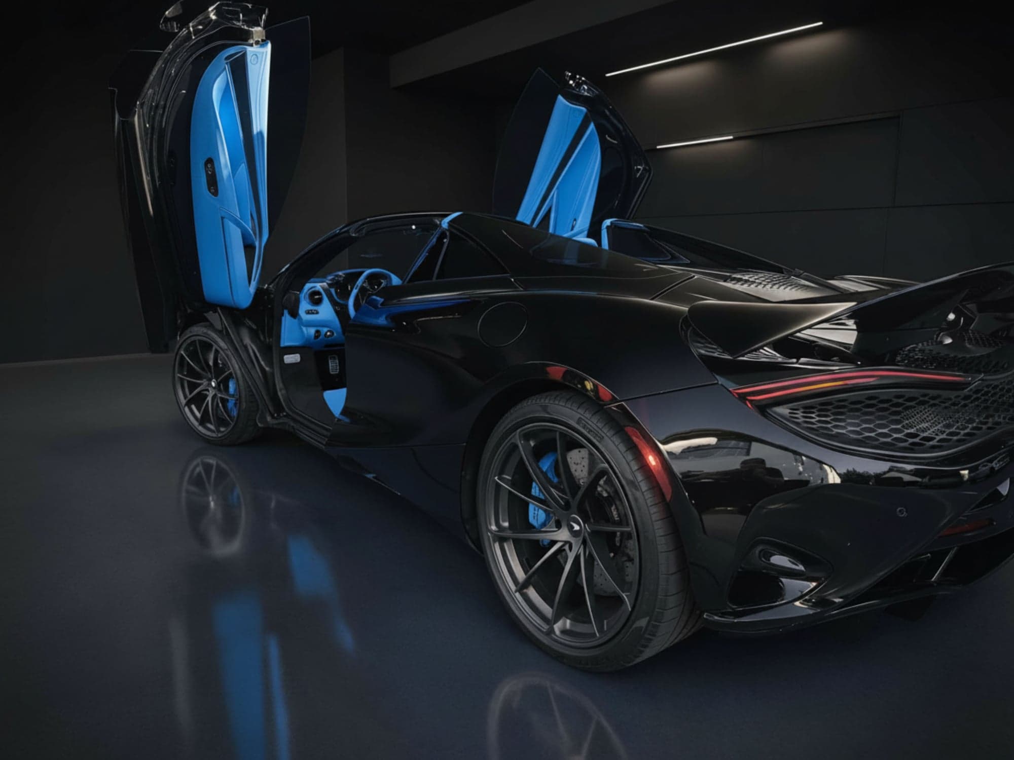 2026 McLaren 750S Spider — view 2