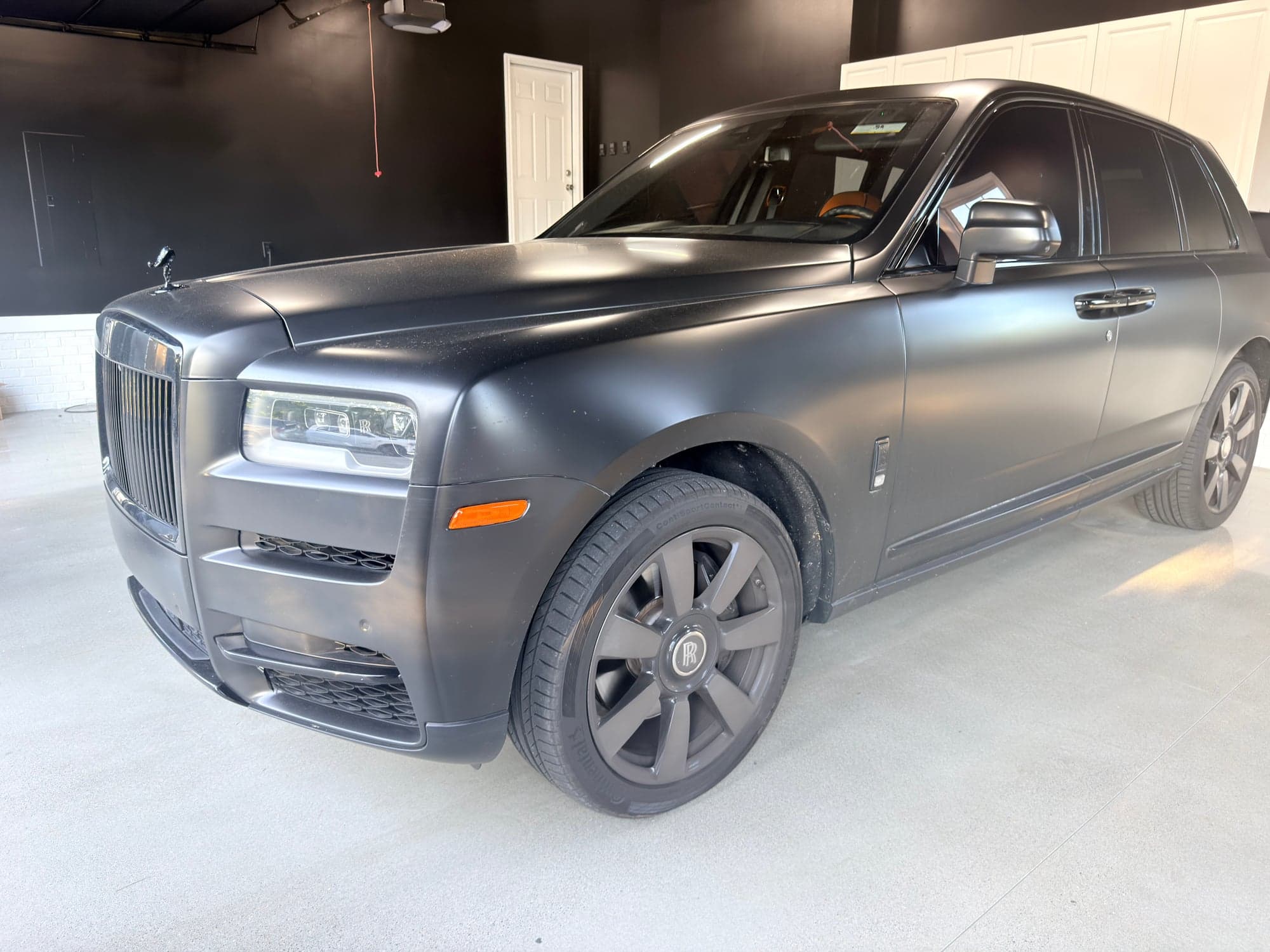 2022 Rolls-Royce Cullinan — view 3
